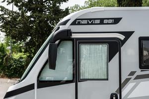 MCLOUIS NEVIS 881