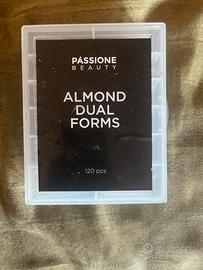 Materiale per unghie per principianti