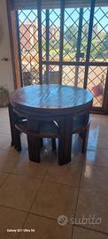 Tavolo in teak allungabile, con 4 sedie a scompars
