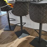 3 sgabelli imbottiti da cucina