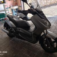 Yamaha xmax250