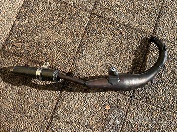 Marmitta passaggio basso AM6 Derbi carbonio