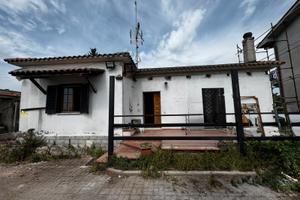 Zagarolo: villino unico livello con giardino