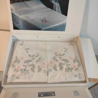 Copriletto nuovo in misto raso 