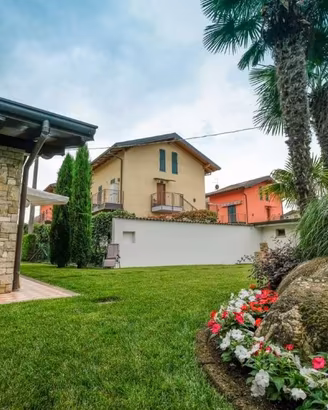 Villa di 157 m² con 5 locali e box auto a Mapello