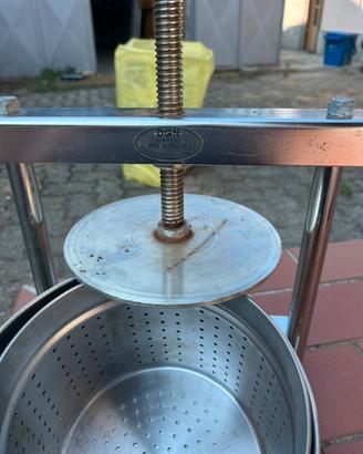 Schiacciatore per alimenti