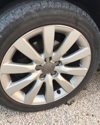 4 Cerchi originali + 5 gomme Audi A1