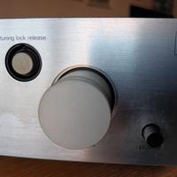 LUXMAN  T-12 Tuner Accutouch Quartz Locked FM