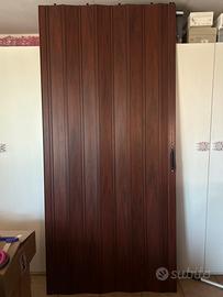 porta a soffietto effetto legno color noce
