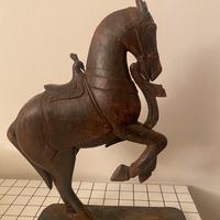 Statua in legno cavallo