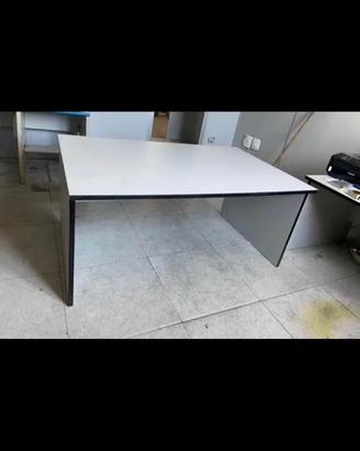 Scrivania cm 160 per 100 per 72
