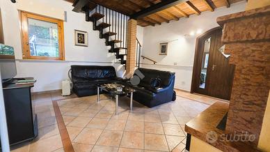 CASA SEMINDIPENDENTE A RONCOFERRARO