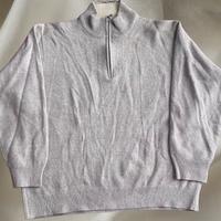 Maglione beige con zip mezzo collo – stile casual