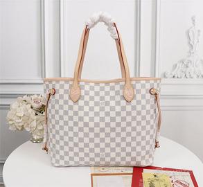 Borsa a tracolla Neverfull rosa di Louis Vuitton