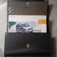 Astuccio con libretti d'uso Opel Agila