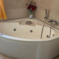 Vasca idromassaggio angolare