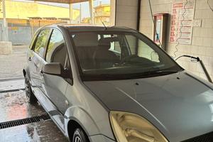 Ford Fiesta 1.2 75 CV