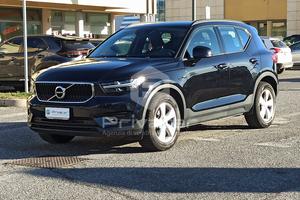VOLVO XC40 T2 Geartronic Momentum Core