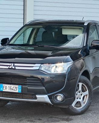 Mitsubishi Outlander 7pos AWD 2.2d GANCIO TRAINO