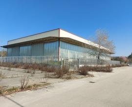 Capannone in zona industriale