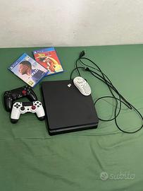 Console PS4 Slim in con Accessori e Giochi