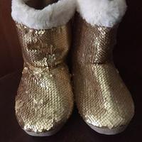 Pantofole-stivaletto ,con paillettes dorate, nuove