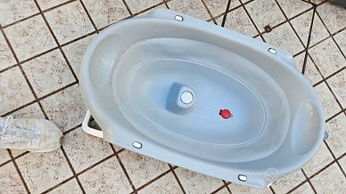 Vaschetta pieghevole per il bagnetto