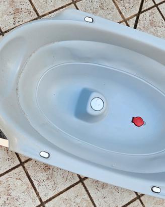Vaschetta pieghevole per il bagnetto