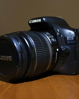 Canon EOS 550D + Obiettivo Kit 18-55mm IS