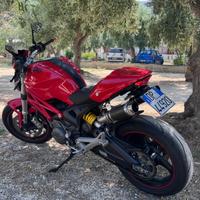 Ducati monster 696