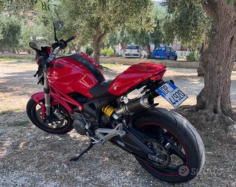 Ducati monster 696