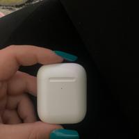 Airpods senza cuffie Apple