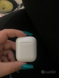 Airpods senza cuffie Apple