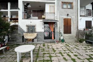 CASA SEMINDIPENDENTE A GIAVENO