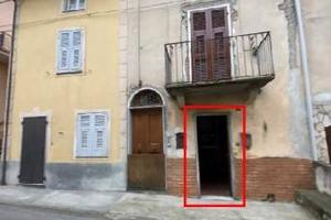 Immobile in asta di 72 m² con 3 locali e box auto 
