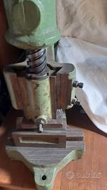 Pressa manuale