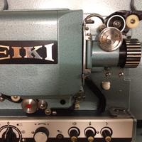 Proiettore 16 mm Eiki