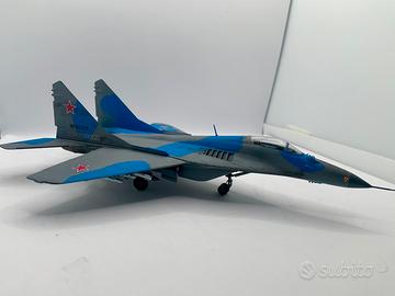 Modellino aereo militare