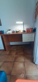 scrivania e libreria (vendibili anche separati)
