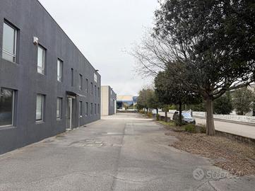 CAPANNONE A ROVEREDO IN PIANO