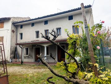 Tc420 pordenone - casa schiera con giardino e gara