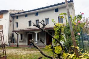 Tc420 pordenone - casa schiera con giardino e gara