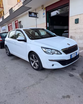 Peugeot 308 1.6 HDi 92 CV BERLINA *140.000km*