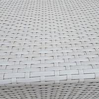 tavolino bianco in rattan