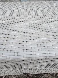 tavolino bianco in rattan