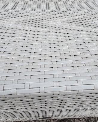 tavolino bianco in rattan