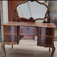 Petineuse con intarsi in noce inizi 900 inglese