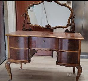 Petineuse con intarsi in noce inizi 900 inglese