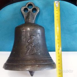 Antica campana in bronzo