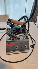 Ferro da stiro con caldaia Lelit P21